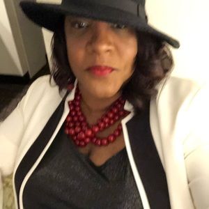 Meet your Posher, Debra